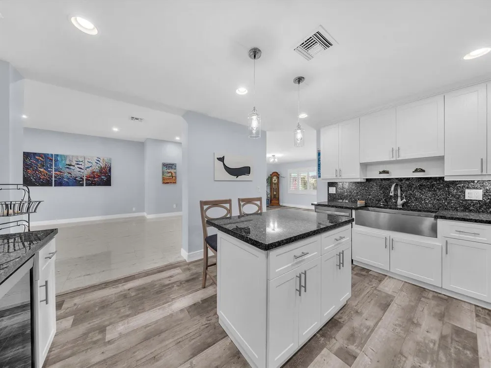 380 SE 5th Avenue Pompano Beach, FL 33060