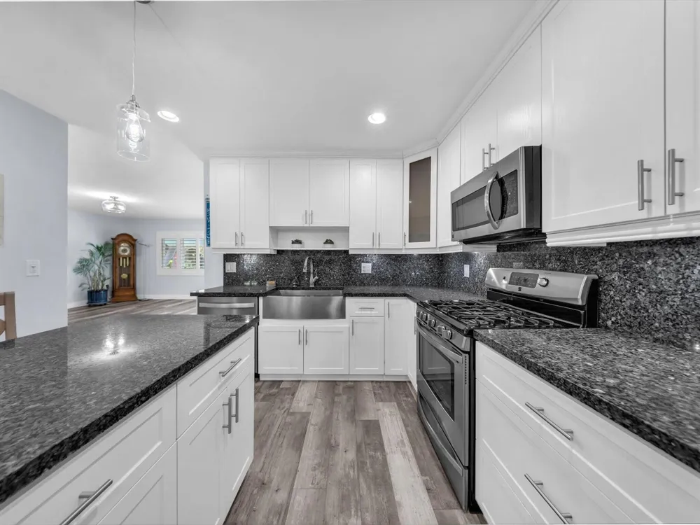380 SE 5th Avenue Pompano Beach, FL 33060