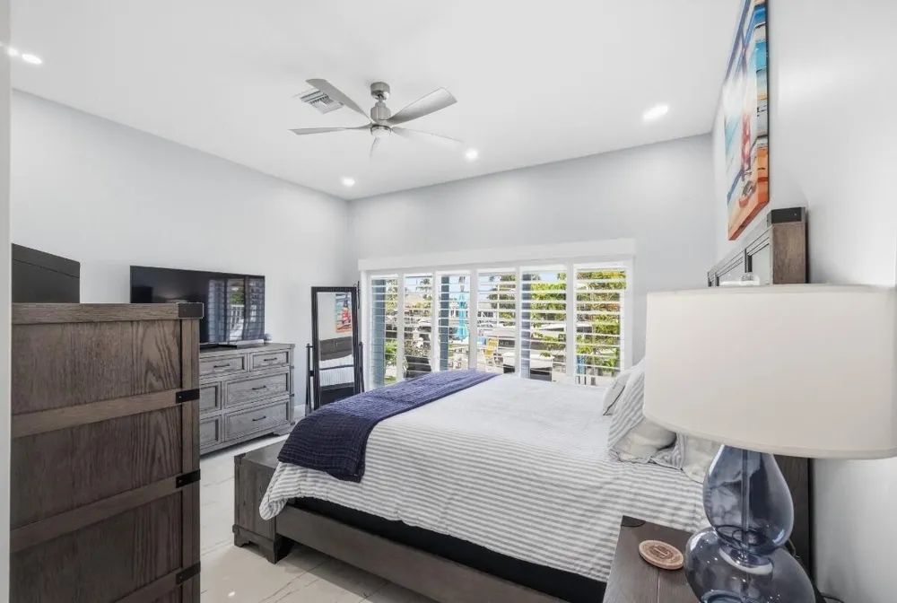 380 SE 5th Avenue Pompano Beach, FL 33060