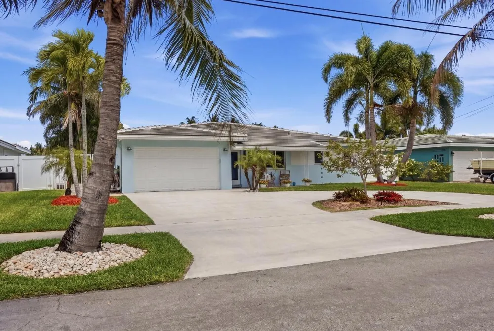 380 SE 5th Avenue Pompano Beach, FL 33060