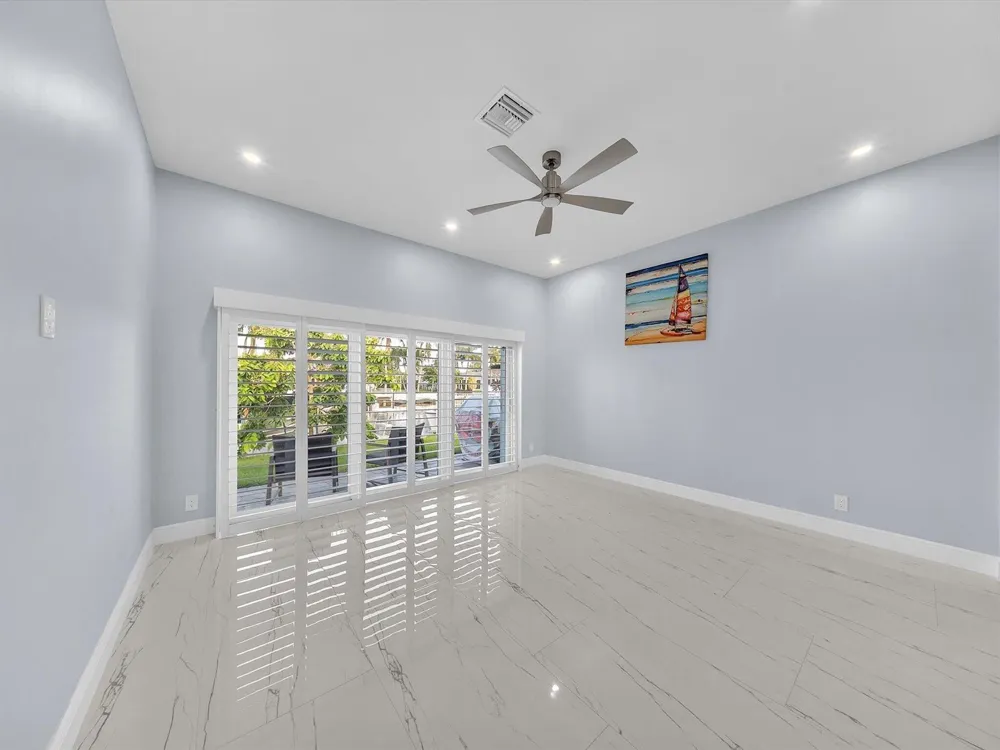 380 SE 5th Avenue Pompano Beach, FL 33060