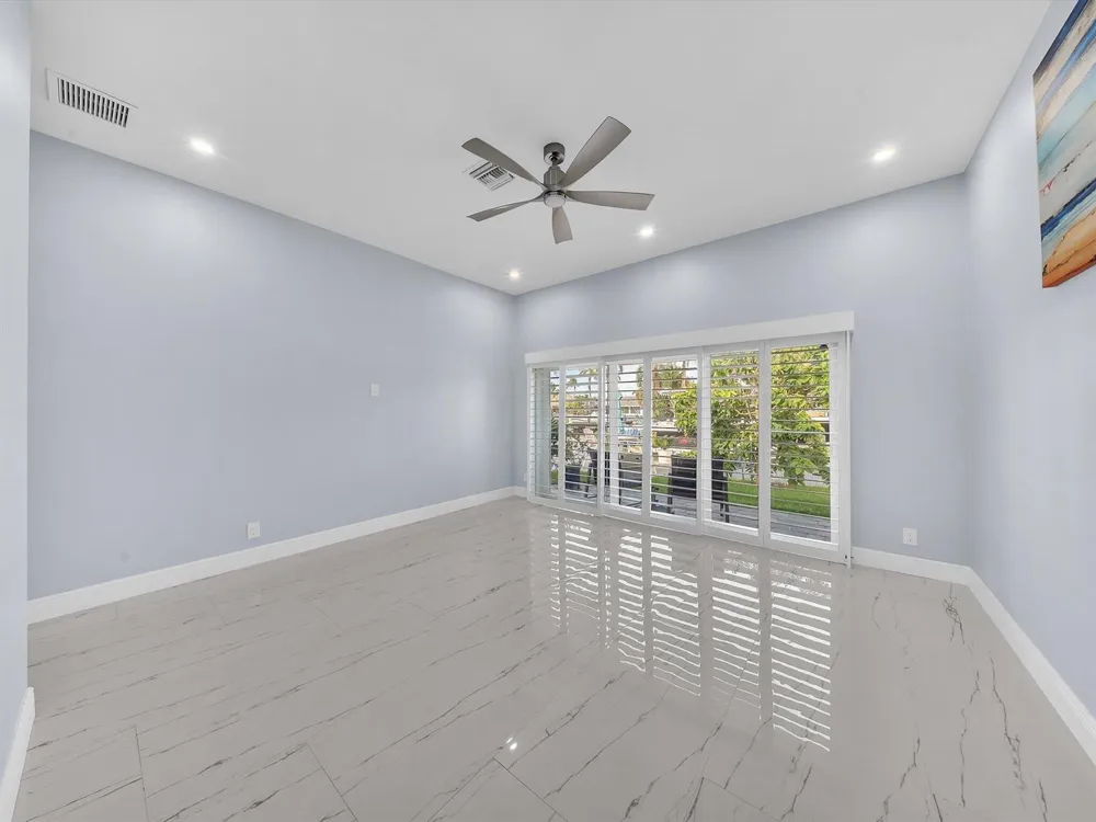 380 SE 5th Avenue Pompano Beach, FL 33060