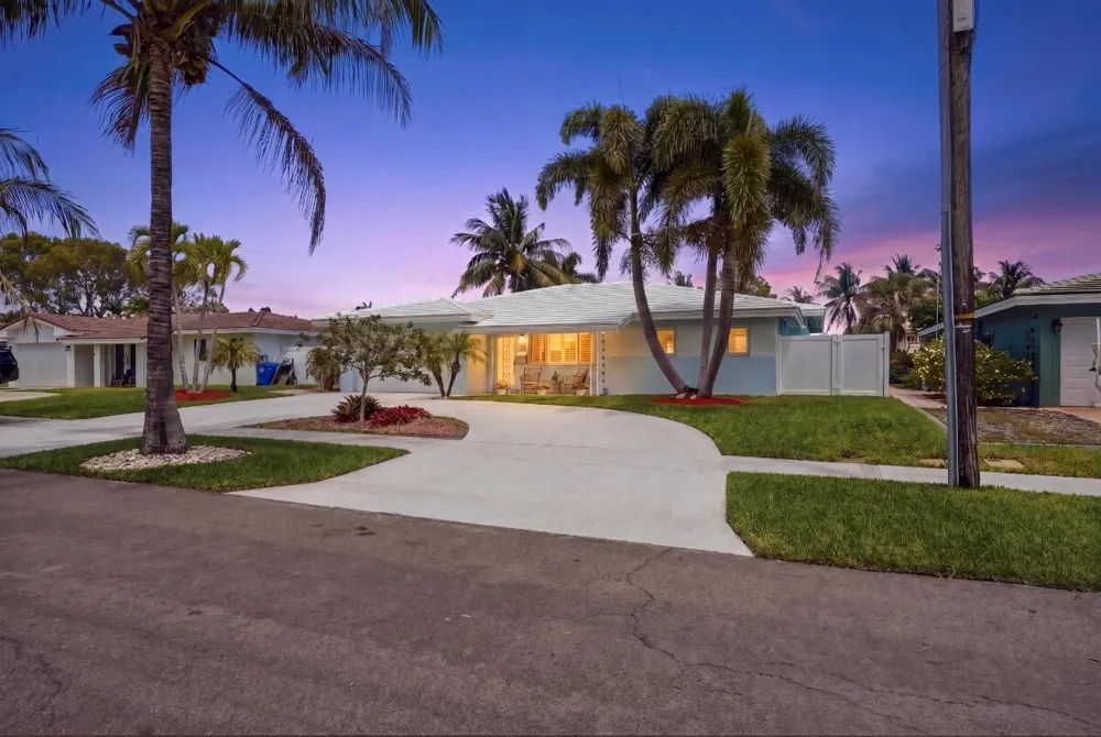 380 SE 5th Avenue Pompano Beach, FL 33060