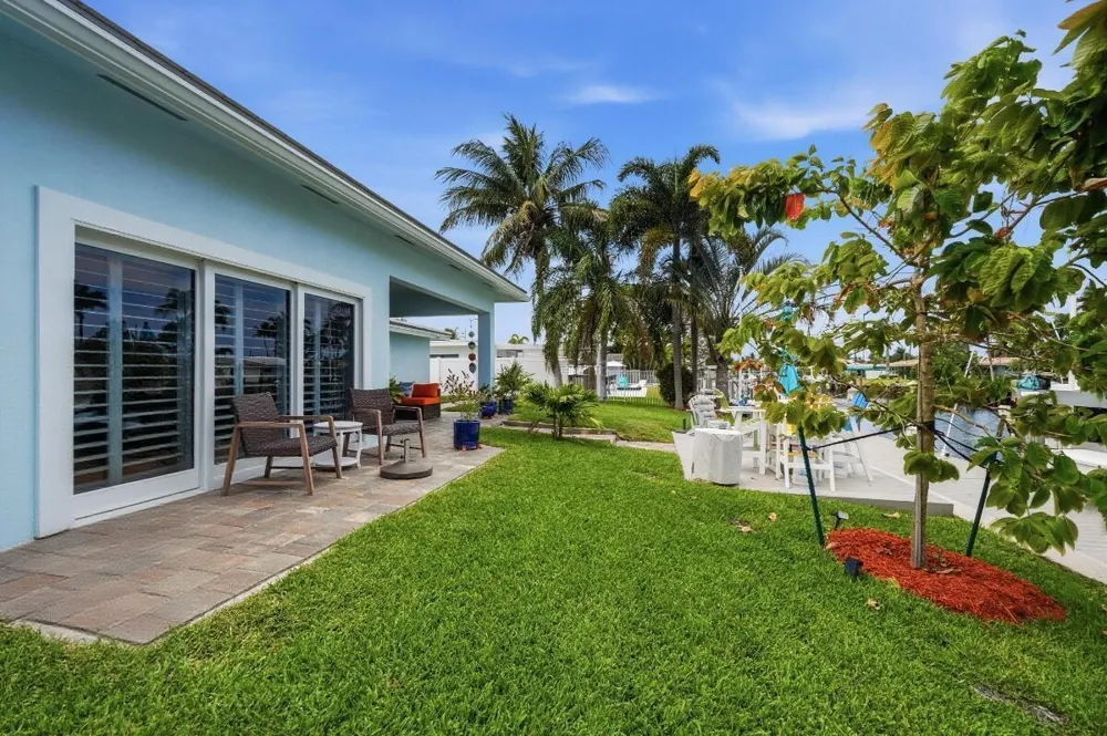 380 SE 5th Avenue Pompano Beach, FL 33060