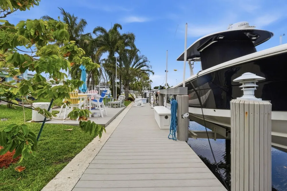 380 SE 5th Avenue Pompano Beach, FL 33060