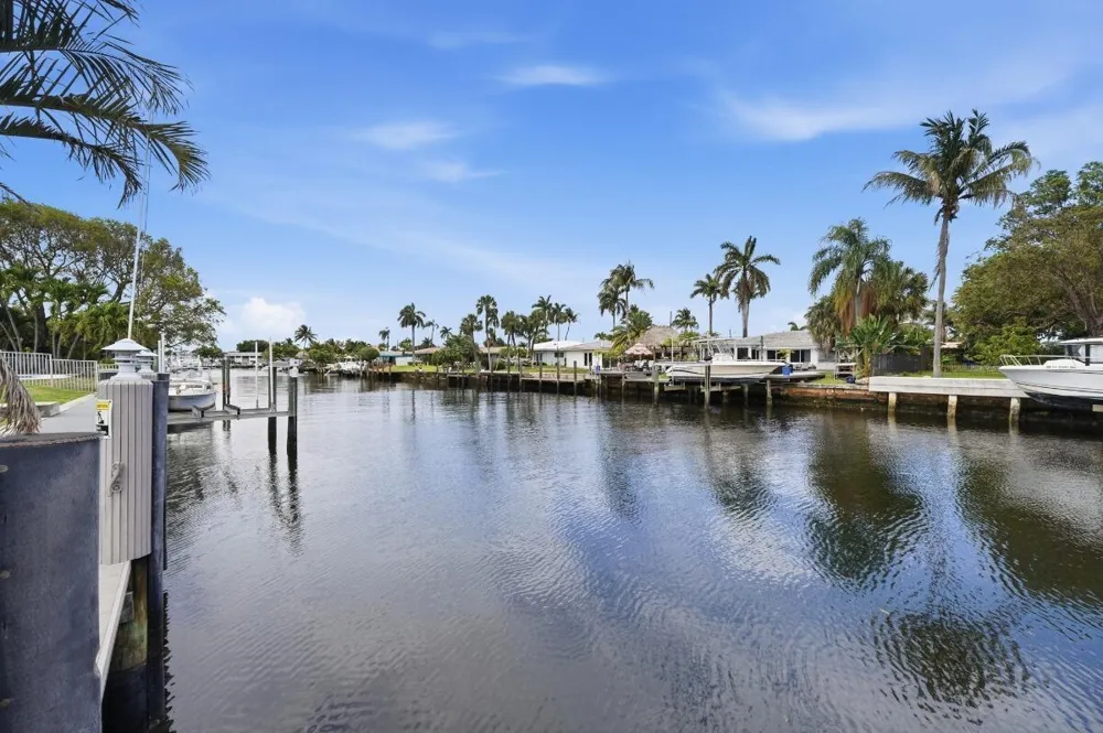 380 SE 5th Avenue Pompano Beach, FL 33060