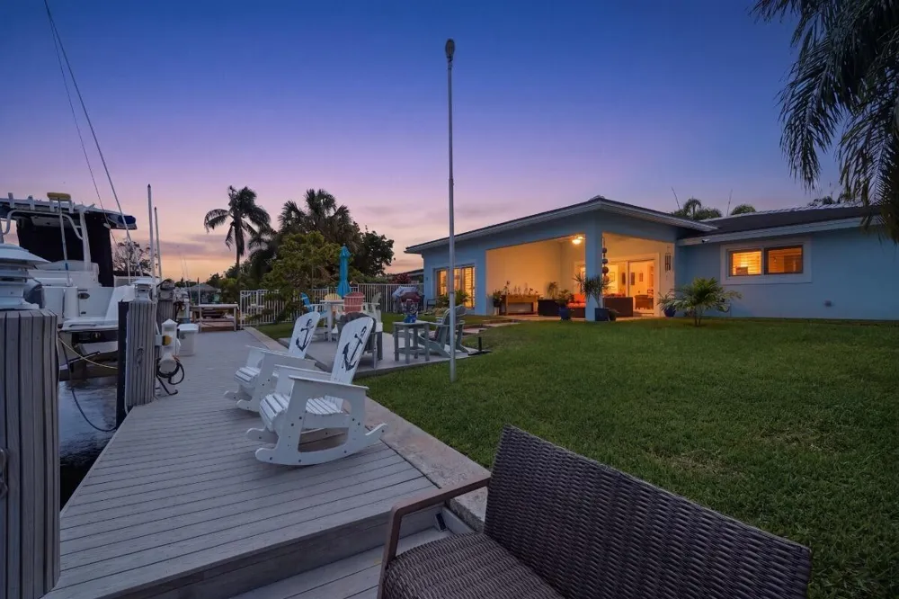 380 SE 5th Avenue Pompano Beach, FL 33060