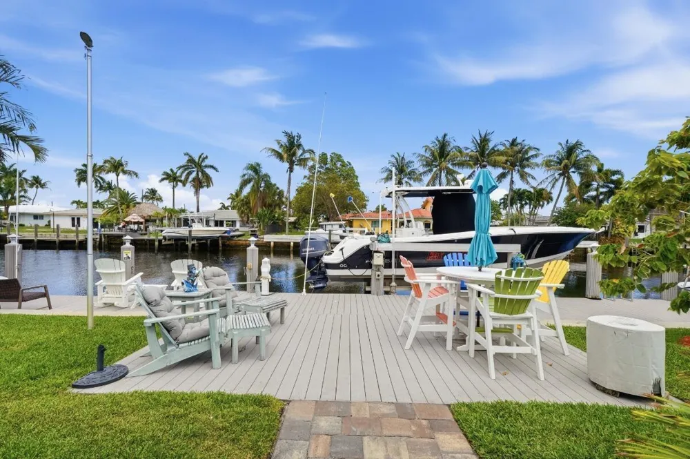380 SE 5th Avenue Pompano Beach, FL 33060