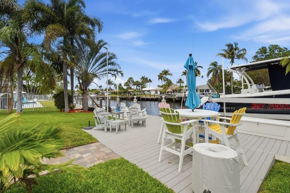 380 SE 5th Avenue Pompano Beach, FL 33060