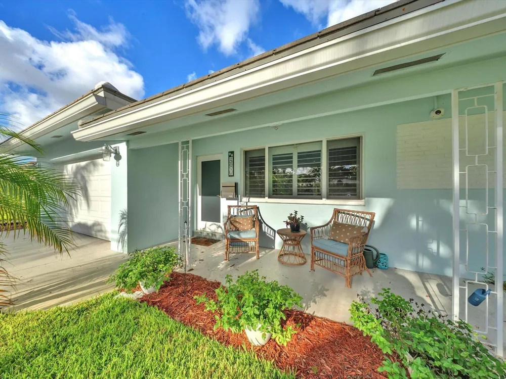 380 SE 5th Avenue Pompano Beach, FL 33060