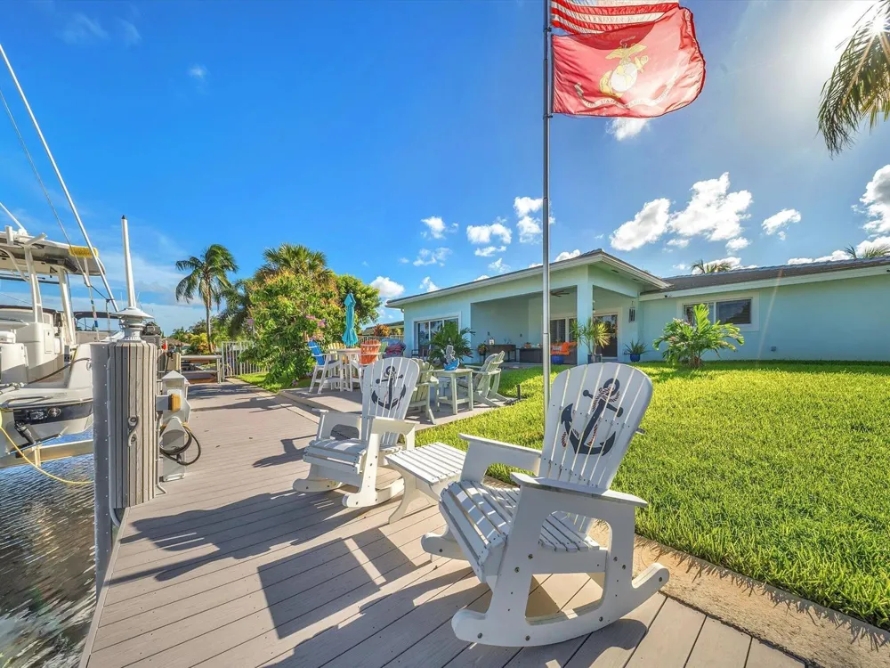 380 SE 5th Avenue Pompano Beach, FL 33060