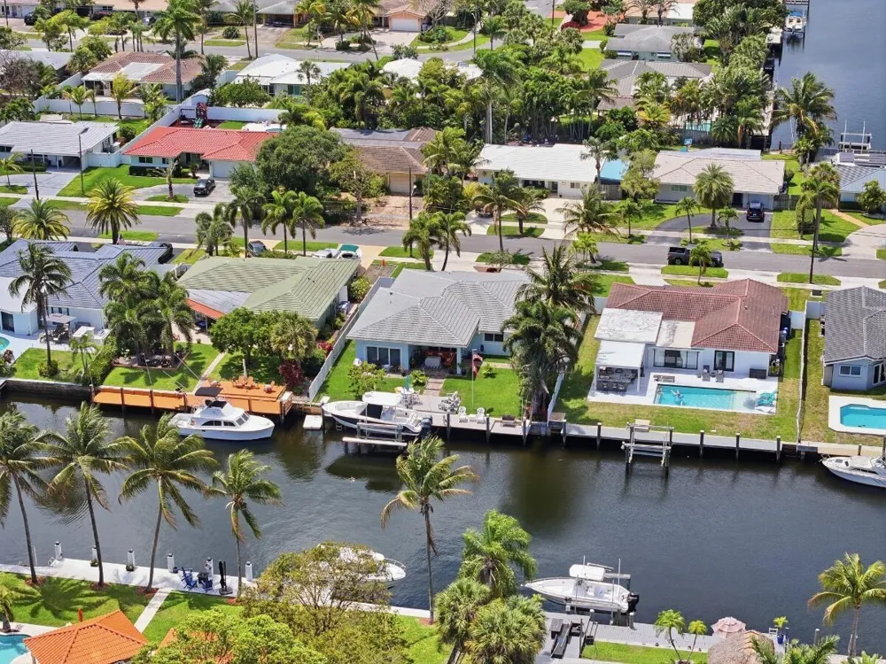 380 SE 5th Avenue Pompano Beach, FL 33060