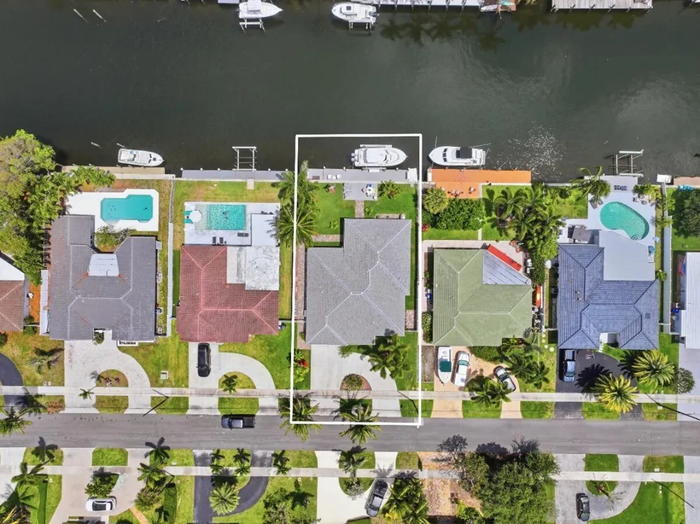 380 SE 5th Avenue Pompano Beach, FL 33060