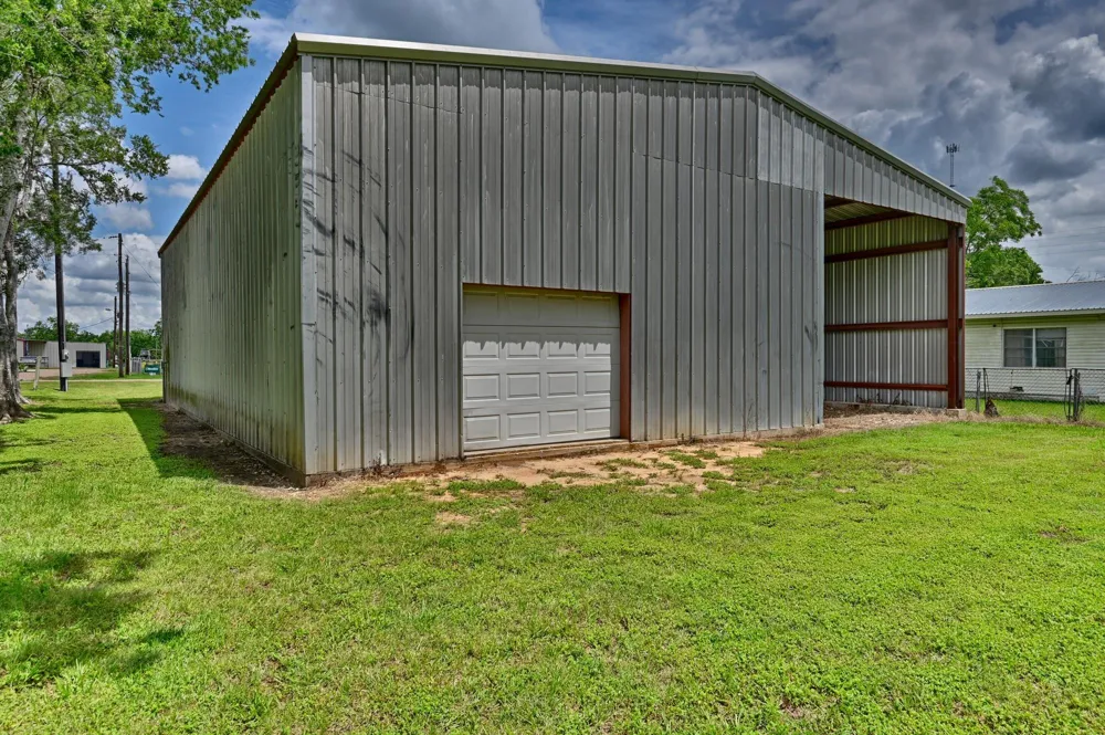 435 Cedar Street New Ulm, TX 78950