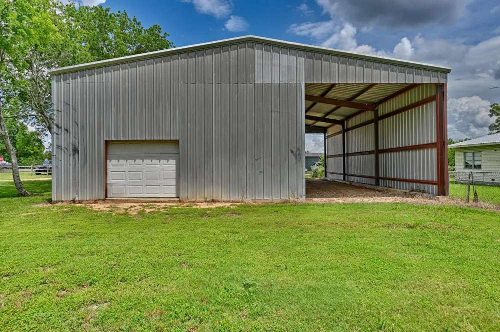 435 Cedar Street New Ulm, TX 78950