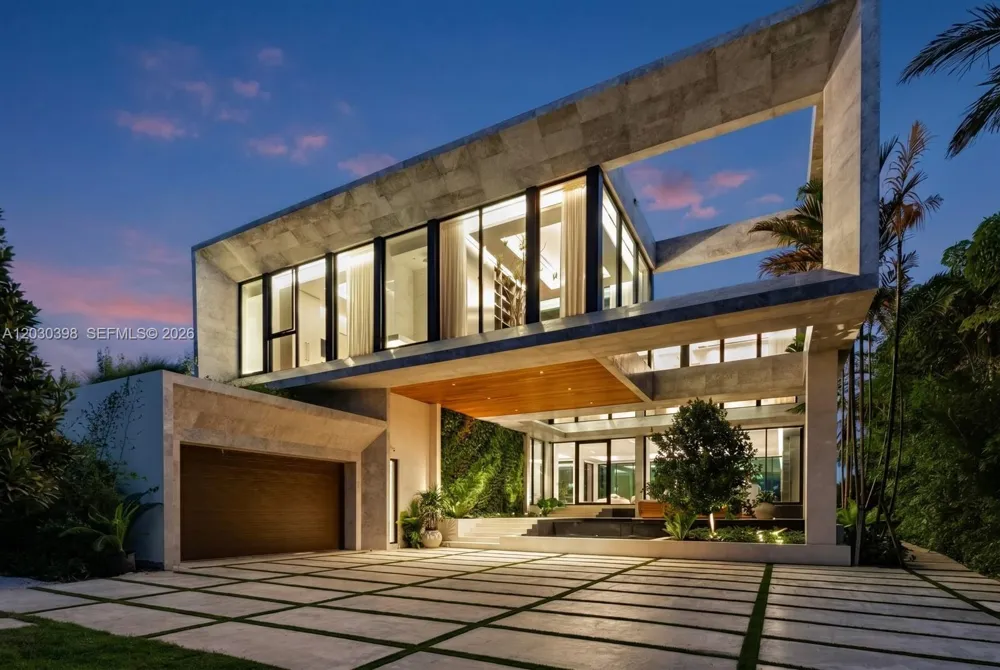 360 S Hibiscus Drive Miami Beach, FL 33139