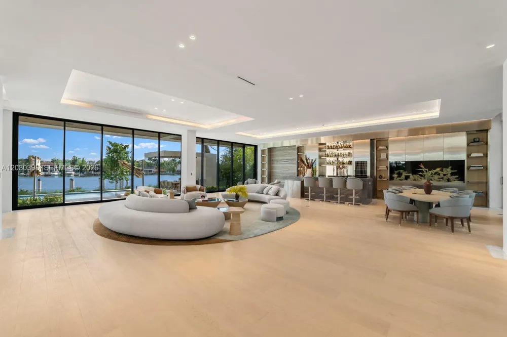 360 S Hibiscus Drive Miami Beach, FL 33139