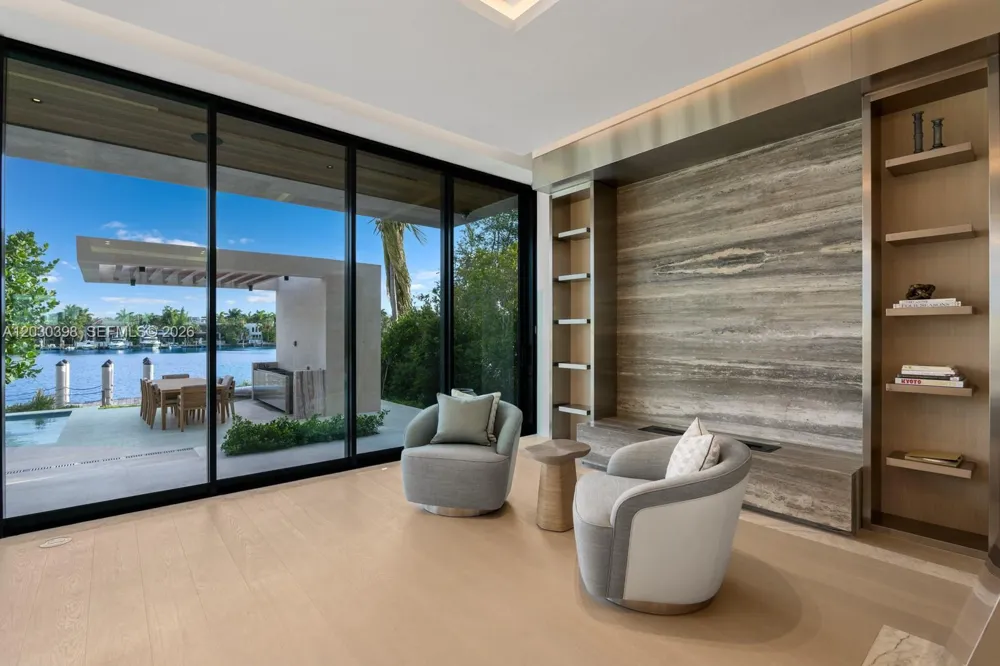 360 S Hibiscus Drive Miami Beach, FL 33139
