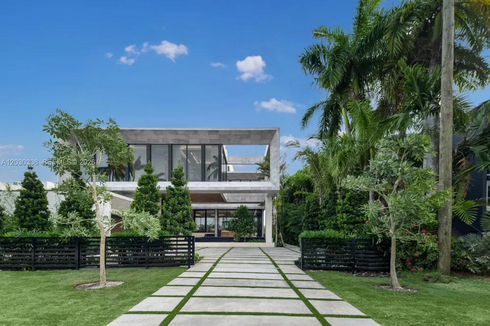 360 S Hibiscus Drive Miami Beach, FL 33139