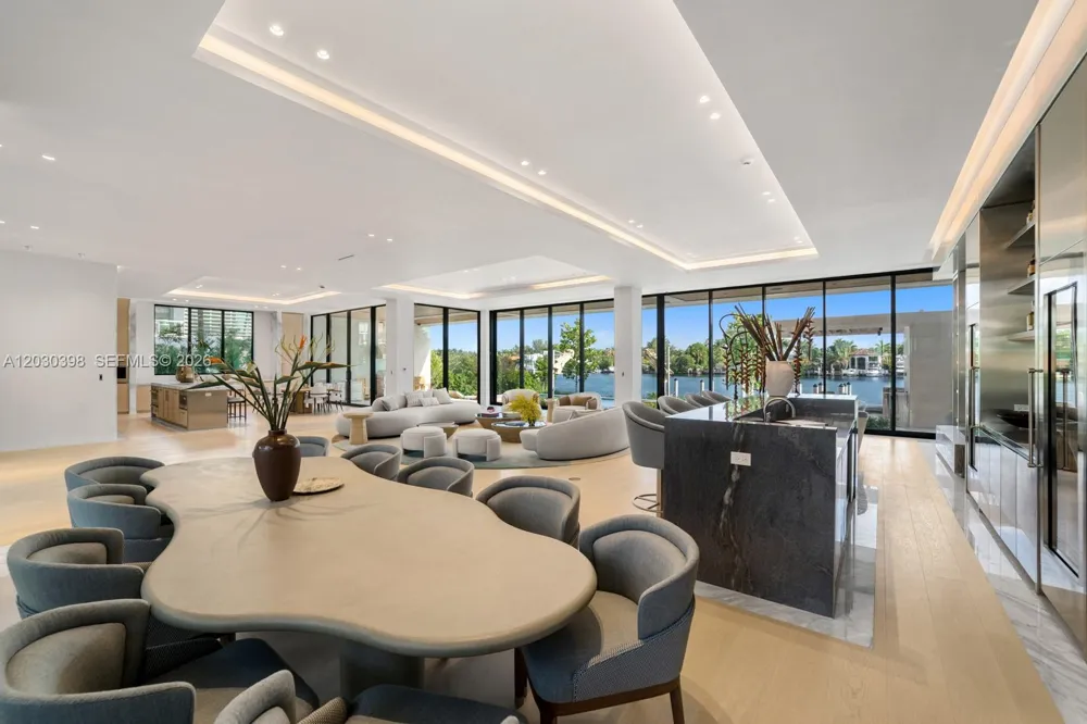 360 S Hibiscus Drive Miami Beach, FL 33139
