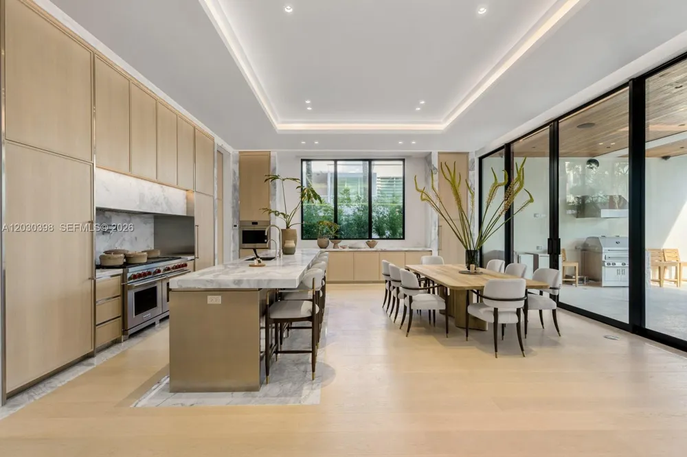 360 S Hibiscus Drive Miami Beach, FL 33139