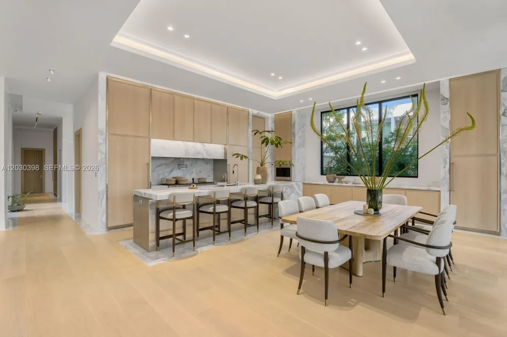 360 S Hibiscus Drive Miami Beach, FL 33139
