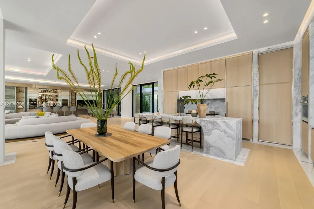 360 S Hibiscus Drive Miami Beach, FL 33139