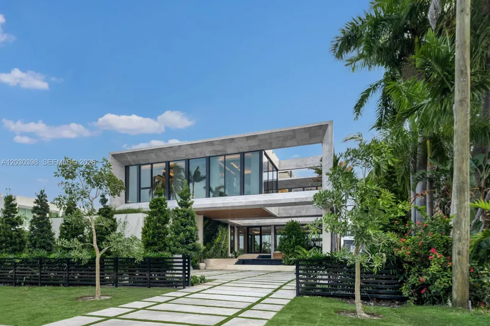 360 S Hibiscus Drive Miami Beach, FL 33139