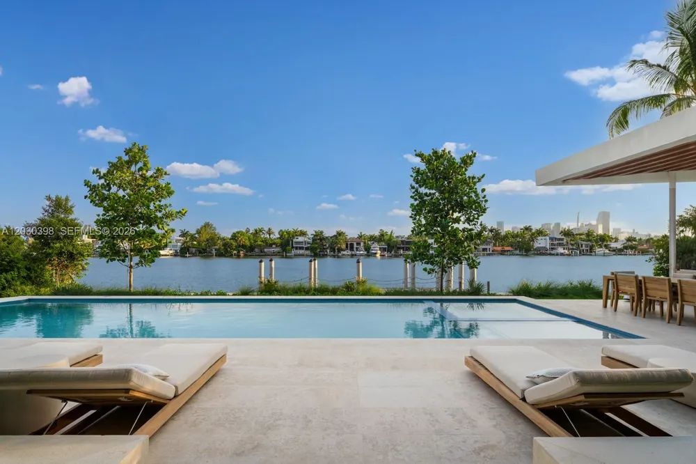 360 S Hibiscus Drive Miami Beach, FL 33139
