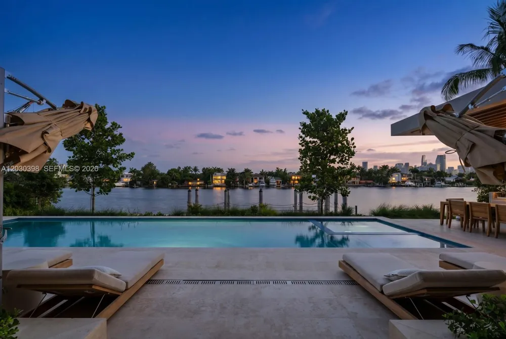 360 S Hibiscus Drive Miami Beach, FL 33139
