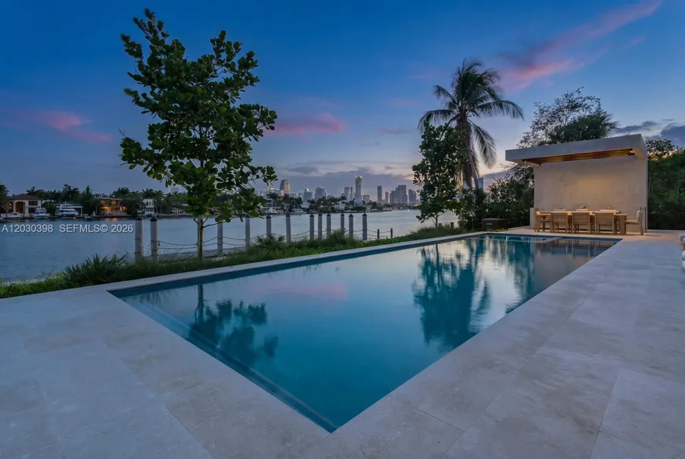 360 S Hibiscus Drive Miami Beach, FL 33139