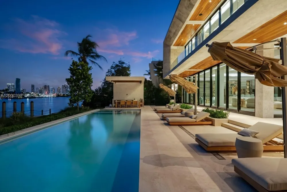 360 S Hibiscus Drive Miami Beach, FL 33139