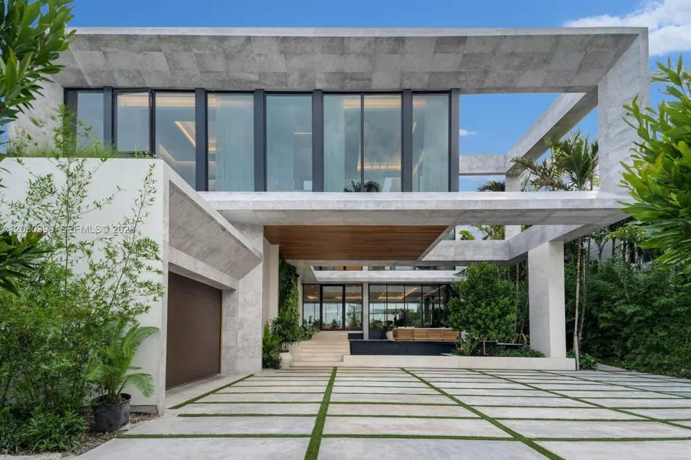 360 S Hibiscus Drive Miami Beach, FL 33139