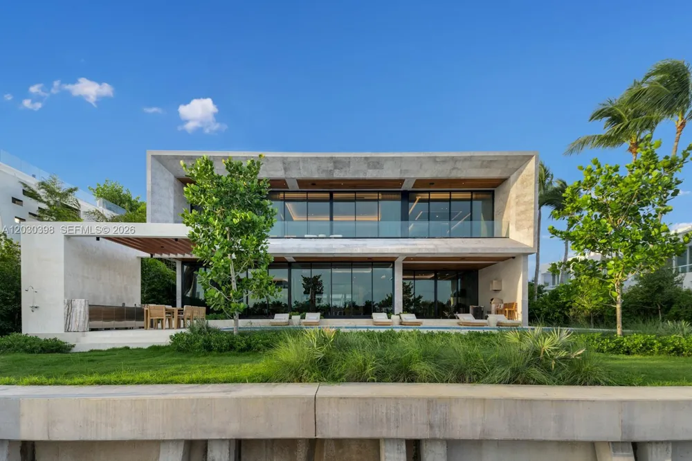 360 S Hibiscus Drive Miami Beach, FL 33139