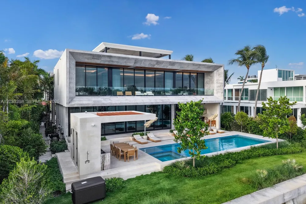 360 S Hibiscus Drive Miami Beach, FL 33139
