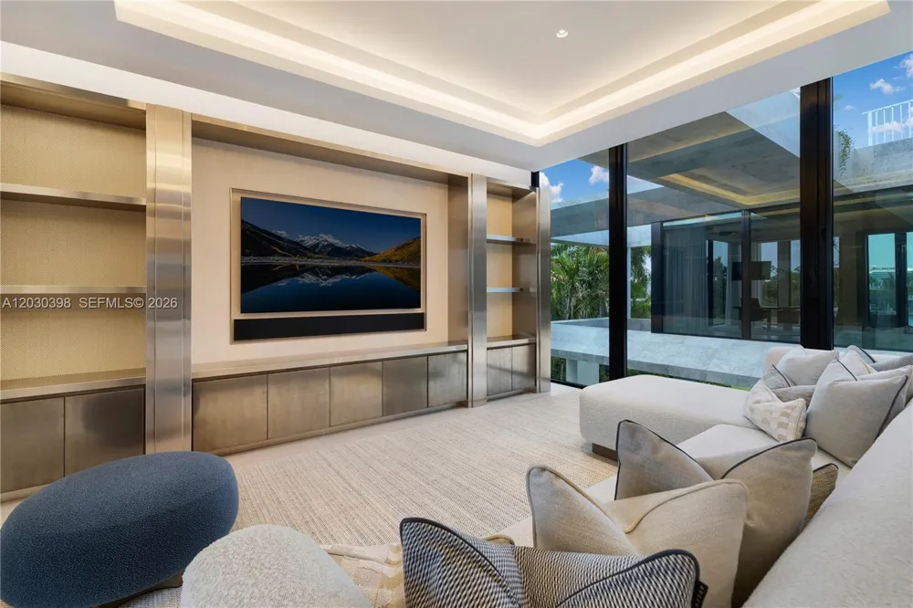 360 S Hibiscus Drive Miami Beach, FL 33139