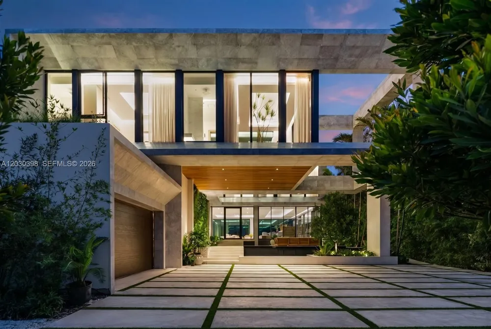 360 S Hibiscus Drive Miami Beach, FL 33139