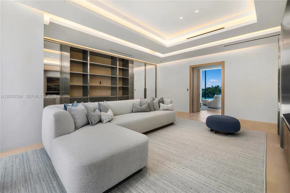 360 S Hibiscus Drive Miami Beach, FL 33139