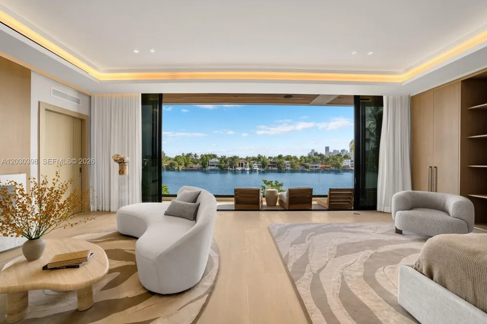 360 S Hibiscus Drive Miami Beach, FL 33139