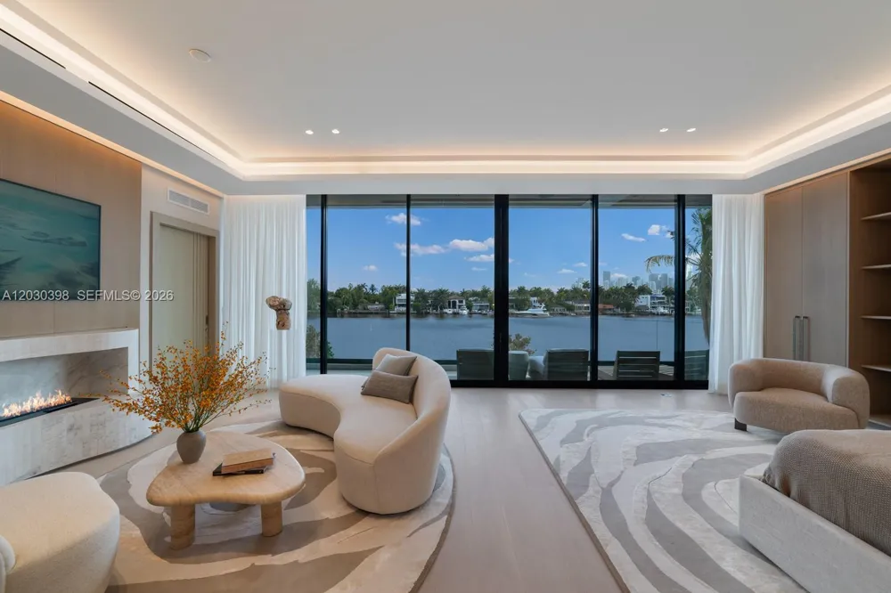 360 S Hibiscus Drive Miami Beach, FL 33139