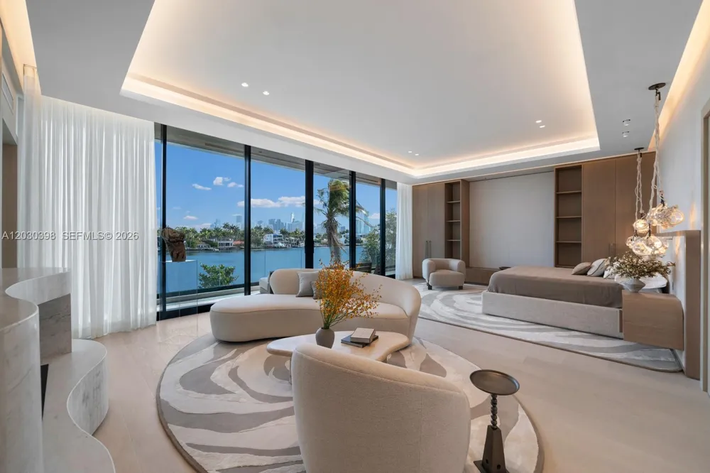 360 S Hibiscus Drive Miami Beach, FL 33139