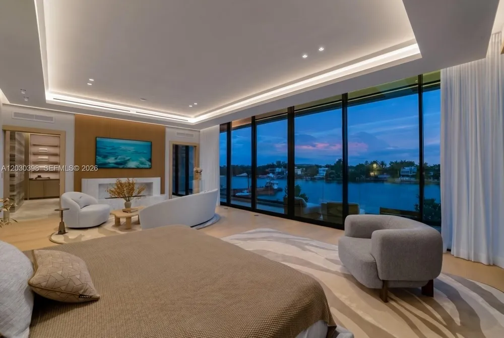 360 S Hibiscus Drive Miami Beach, FL 33139