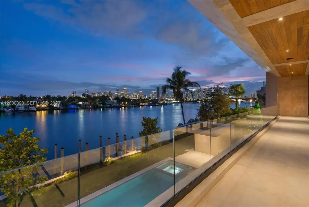 360 S Hibiscus Drive Miami Beach, FL 33139