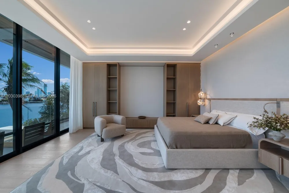 360 S Hibiscus Drive Miami Beach, FL 33139