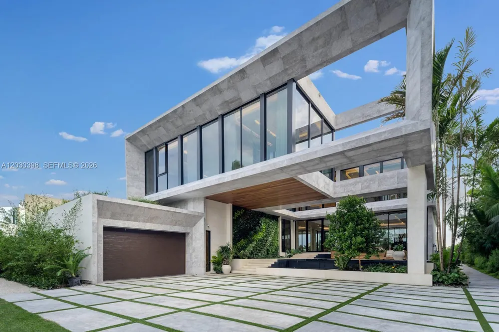 360 S Hibiscus Drive Miami Beach, FL 33139