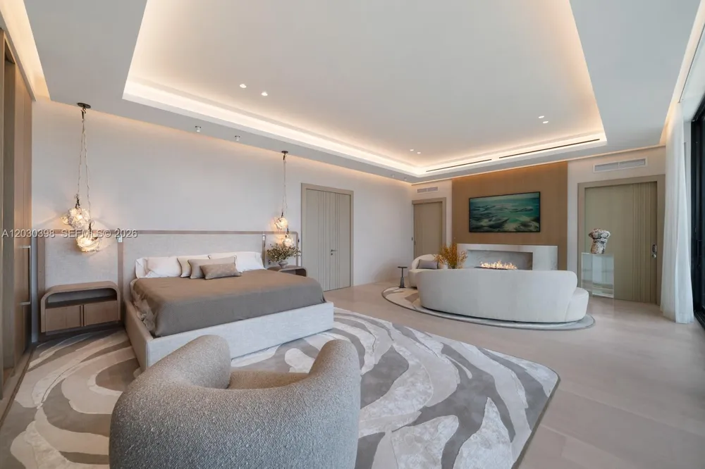 360 S Hibiscus Drive Miami Beach, FL 33139