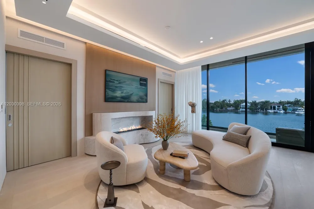 360 S Hibiscus Drive Miami Beach, FL 33139