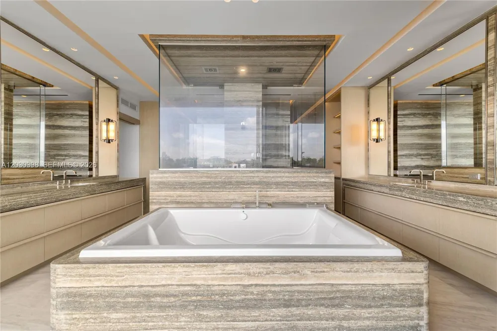360 S Hibiscus Drive Miami Beach, FL 33139