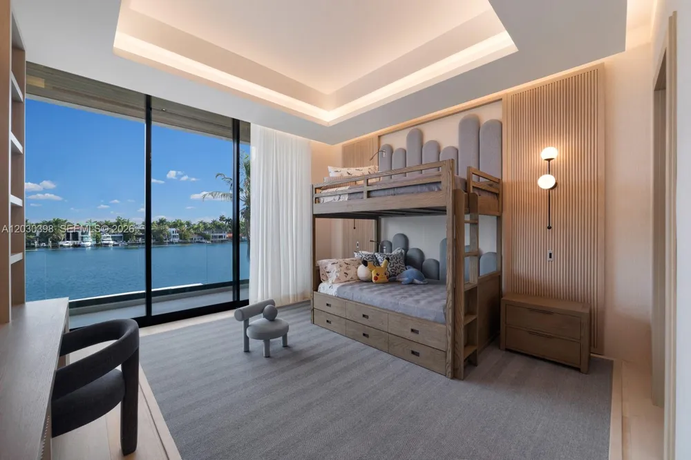 360 S Hibiscus Drive Miami Beach, FL 33139