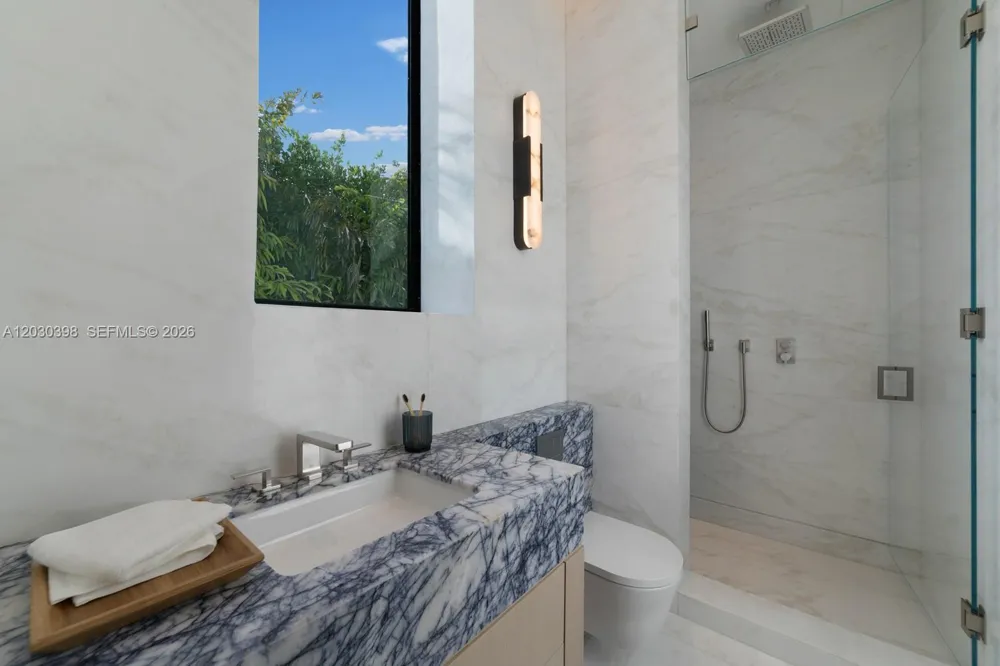 360 S Hibiscus Drive Miami Beach, FL 33139